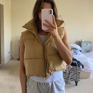 Puffer Vest Jacket Cropped Zip Front Women’s Large in Tan